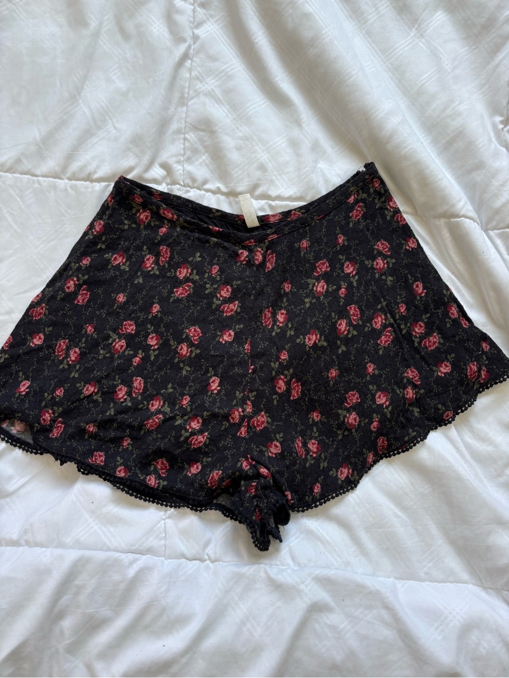 Free people Black Floral Rose-Print shorties